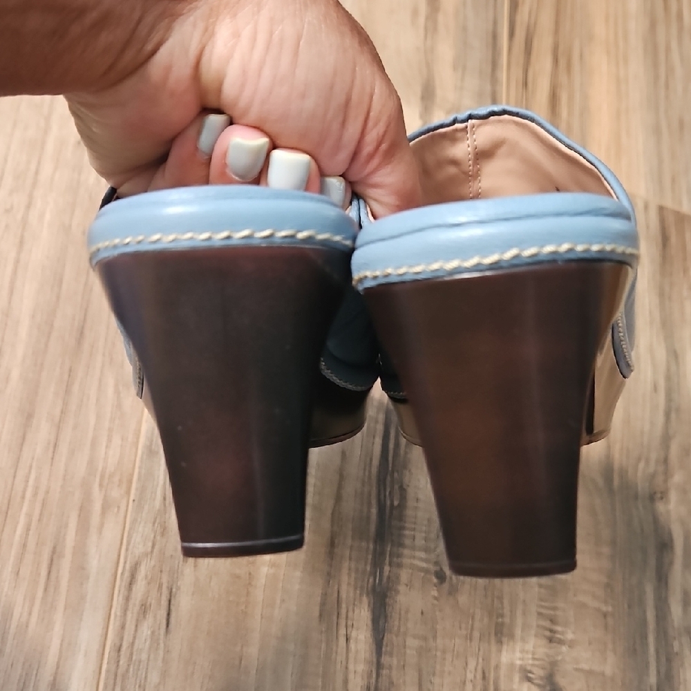 B. Makowsky Steel Blue Mules Comfortable Clogs 8 1/2 - Picture 11 of 16